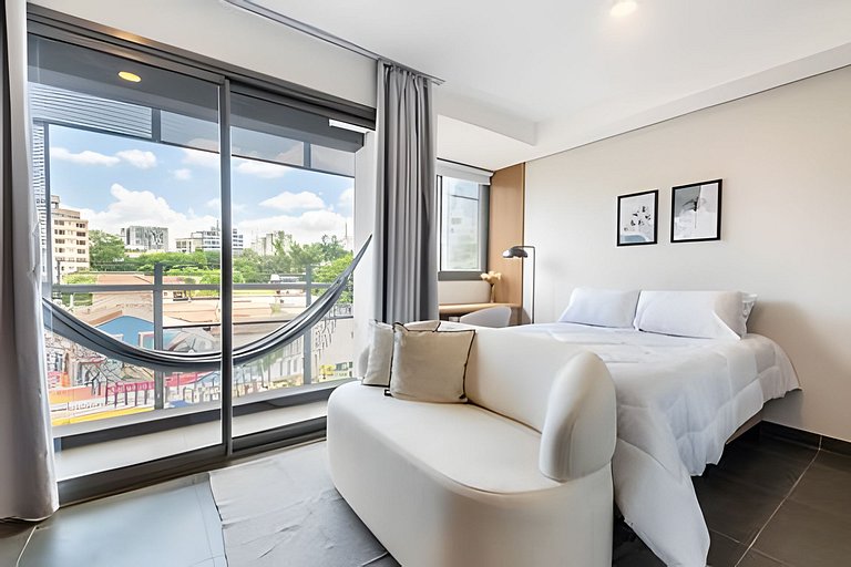 Studio em Pinheiros com Piscina e Academia - PG107