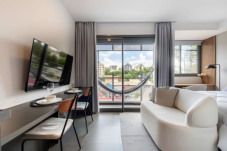 Studio em Pinheiros com Piscina e Academia - PG107