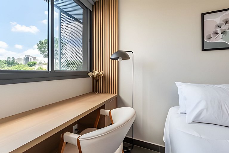 Studio em Pinheiros com Piscina e Academia - PG107