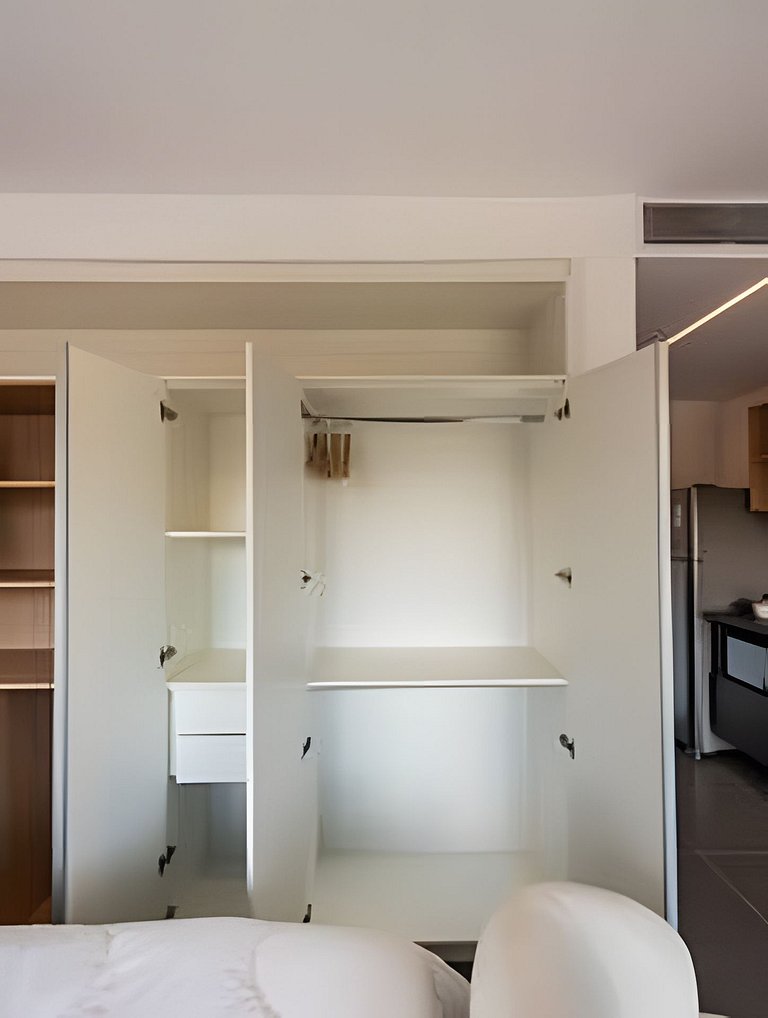 Studio em Pinheiros com Piscina e Academia - PG107