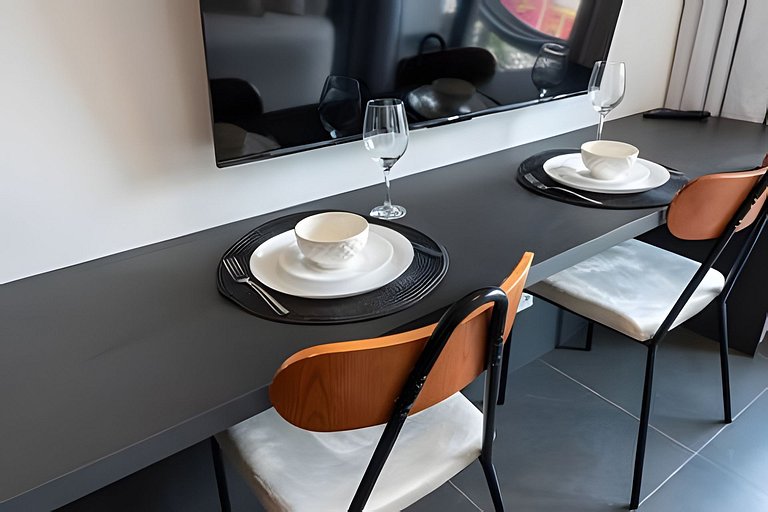 Studio em Pinheiros com Piscina e Academia - PG107