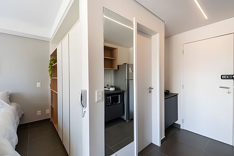 Studio em Pinheiros com Piscina e Academia - PG107