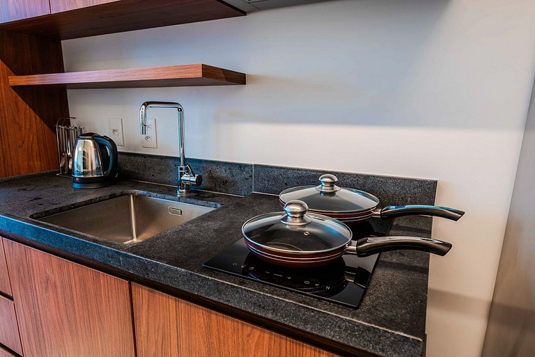 Studio em Pinheiros c/ Vista Espetacular - PG508