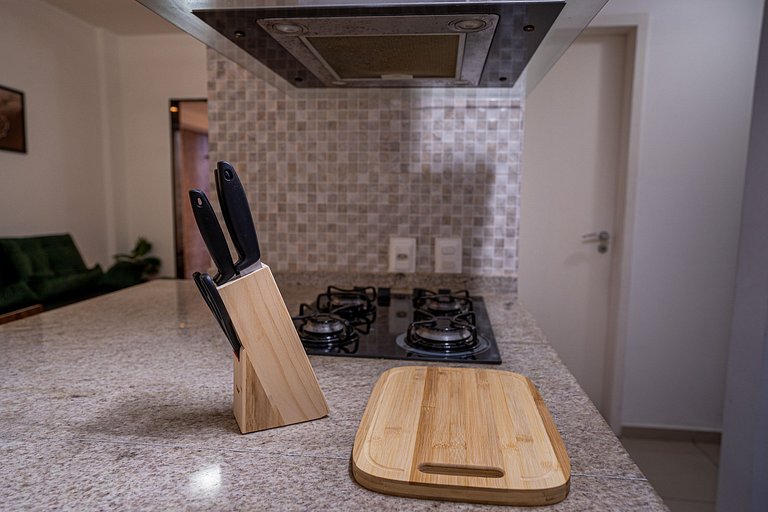 Flat com Limpeza Diária, Piscina e Praia - DL1804