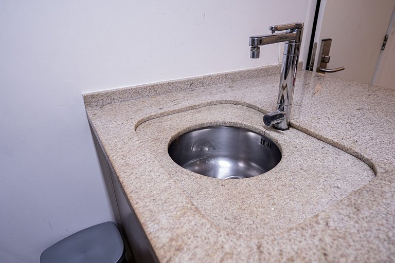 Flat c/ Limpeza Diária | Piscina e Praia - DL1804