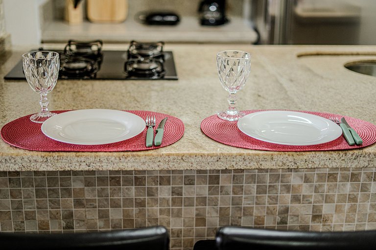 Flat com Limpeza Diária, Piscina e Praia - DL1804