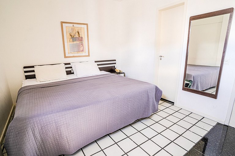 Flat com Limpeza Diária, Piscina e Praia - DL1804