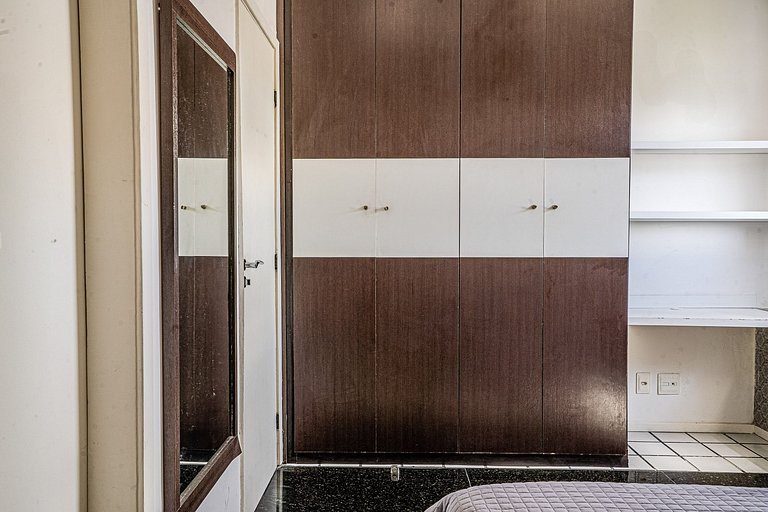 Flat c/ Limpeza Diária | Piscina e Praia - DL1804