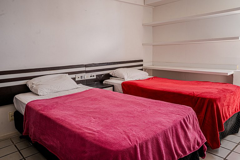 Flat c/ Limpeza Diária | Piscina e Praia - DL1804