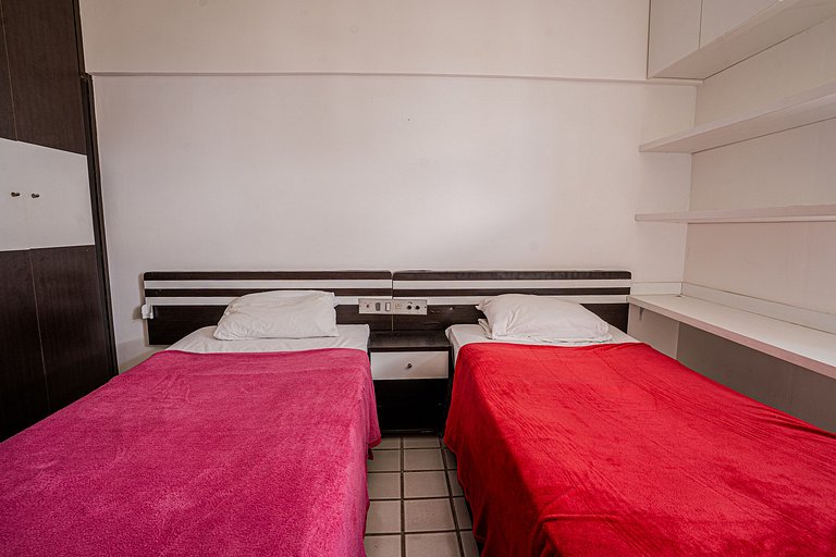 Flat com Limpeza Diária, Piscina e Praia - DL1804