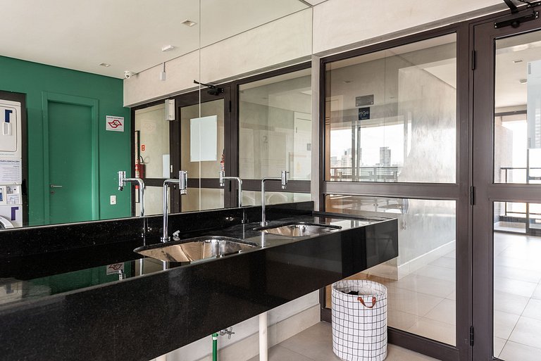 Studio c/ vista e academia no Brooklin - SB1406