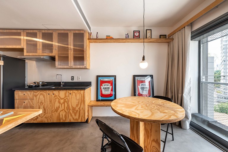 Studio com Vista Incrível em Pinheiros - PG714