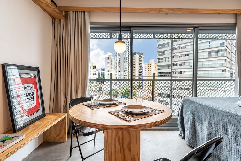 Studio com Vista Incrível em Pinheiros - PG714