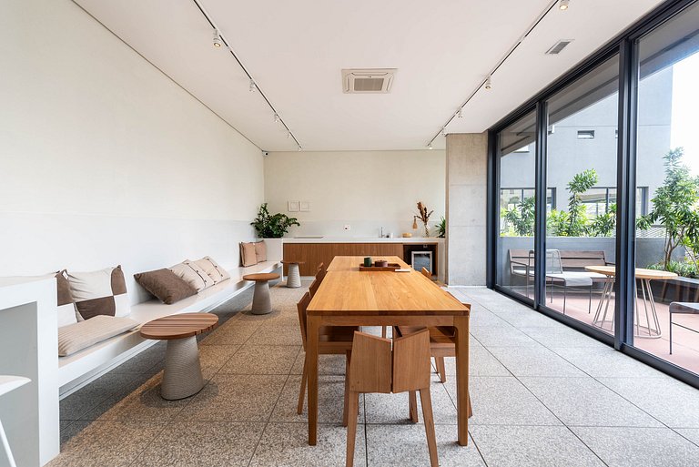 Studio com Vista Incrível em Pinheiros - PG714