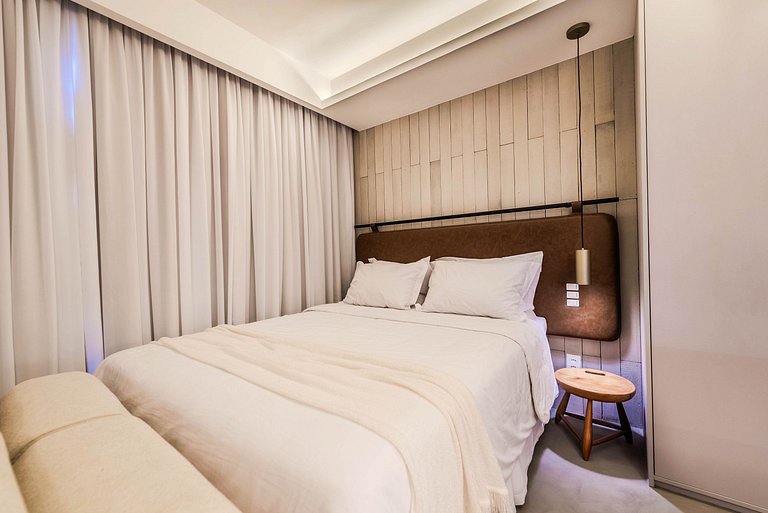 Apto Alto Padrão c/ Piscina no Rooftop - PG716