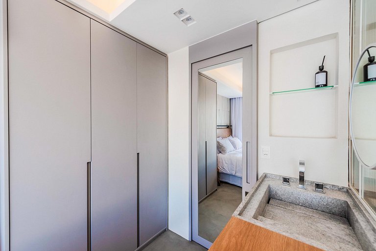 Apto Alto Padrão c/ Piscina no Rooftop - PG716