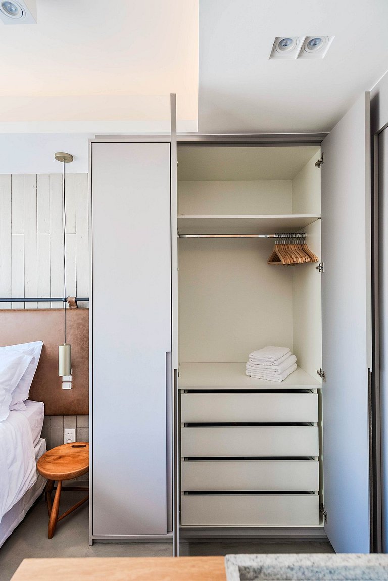 Apto Design c/ Piscina no Rooftop - PG716