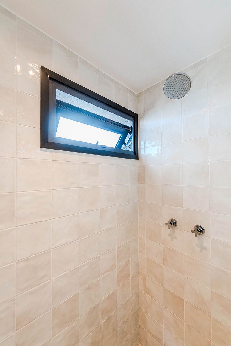 Apto Alto Padrão c/ Piscina no Rooftop - PG716