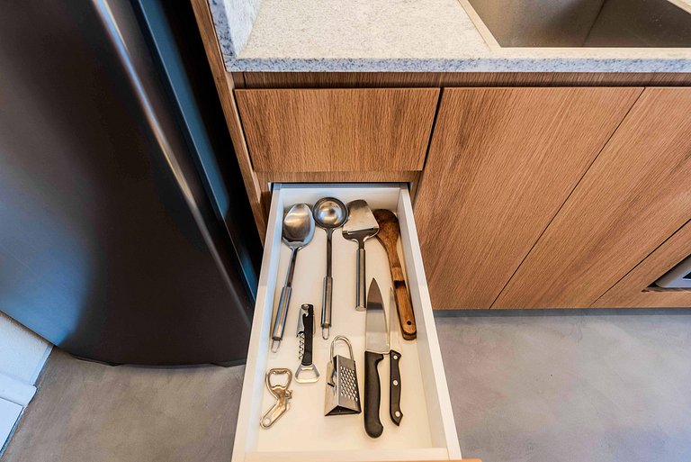 Apto Alto Padrão c/ Piscina no Rooftop - PG716