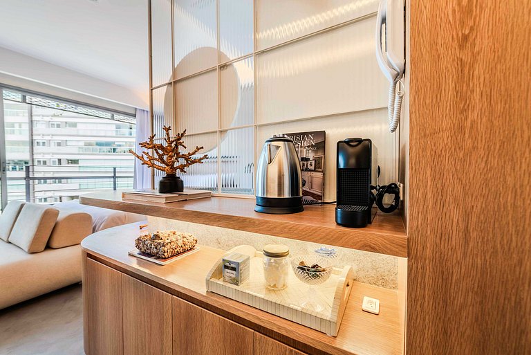 Apto Alto Padrão c/ Piscina no Rooftop - PG716