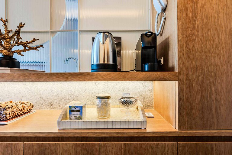 Apto Alto Padrão c/ Piscina no Rooftop - PG716