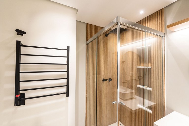 Studio c/ Piscina e Metrô em Pinheiros - PG313