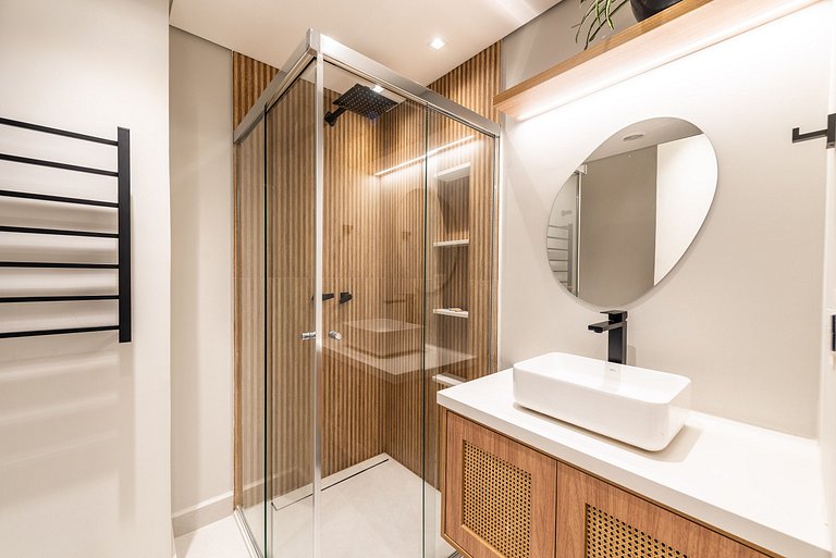 Studio c/ Piscina e Metrô em Pinheiros - PG313