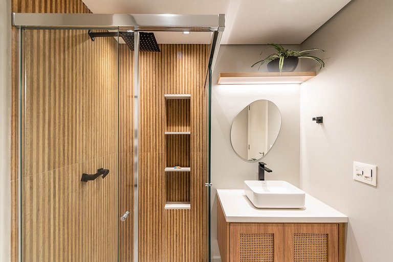 Studio com Piscina e Metrô em Pinheiros - PG313