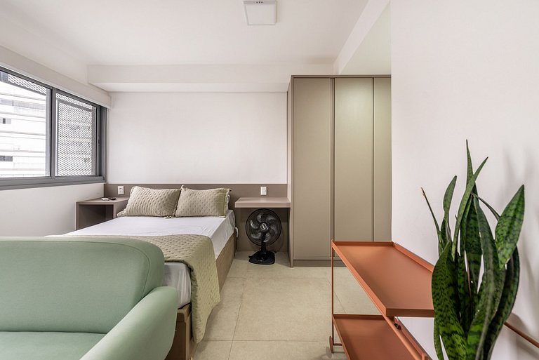 Studio em Pinheiros com piscina e academia - PG712