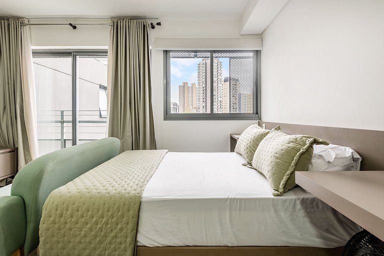 Studio em Pinheiros com piscina e academia - PG712