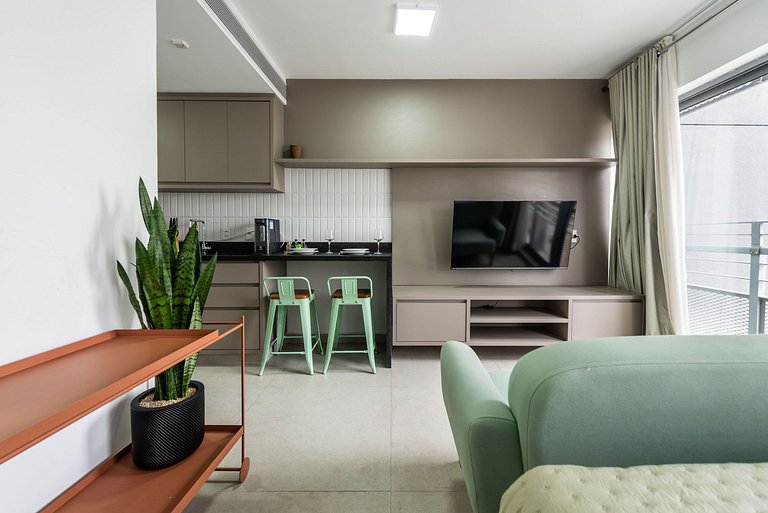 Studio em Pinheiros com piscina e academia - PG712