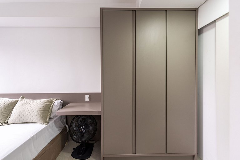 Studio em Pinheiros com piscina e academia - PG712