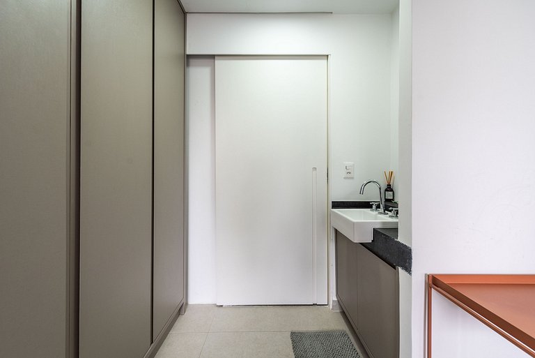 Studio em Pinheiros com piscina e academia - PG712