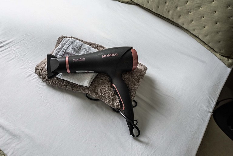 Studio em Pinheiros com piscina e academia - PG712