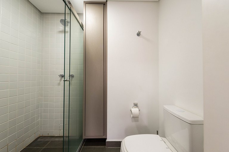 Studio em Pinheiros com piscina e academia - PG712