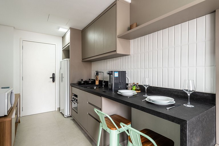 Studio em Pinheiros com Academia - PG712