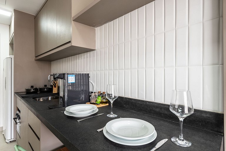 Studio em Pinheiros com piscina e academia - PG712