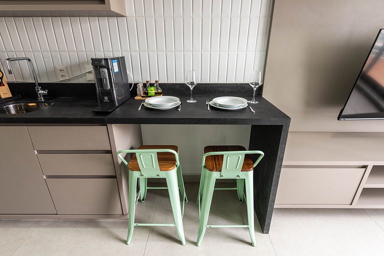 Studio em Pinheiros com piscina e academia - PG712