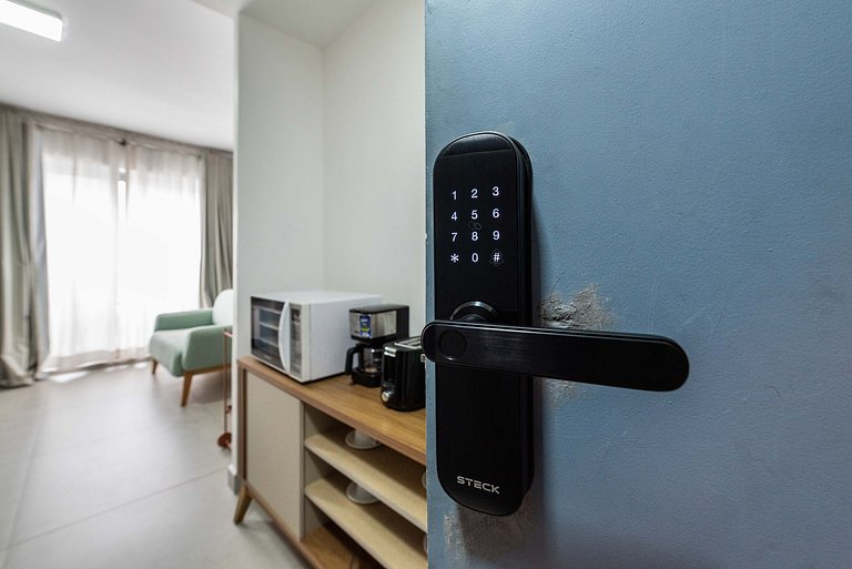 Studio em Pinheiros com piscina e academia - PG712