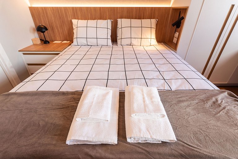 Studio com Piscina e Metrô em Pinheiros - PG313