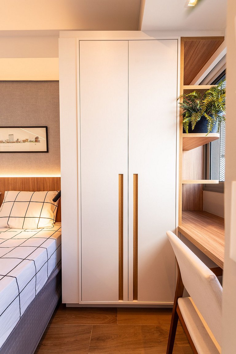 Studio com Piscina e Metrô em Pinheiros - PG313