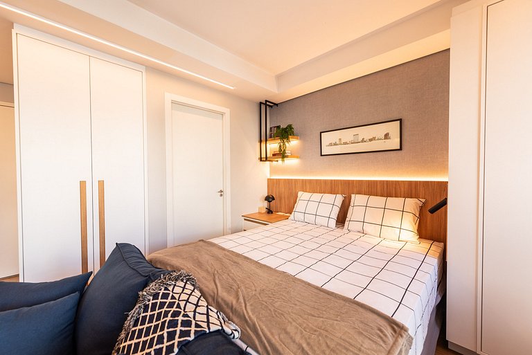 Studio com Piscina e Metrô em Pinheiros - PG313