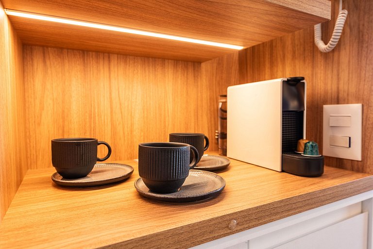 Studio com Piscina e Metrô em Pinheiros - PG313