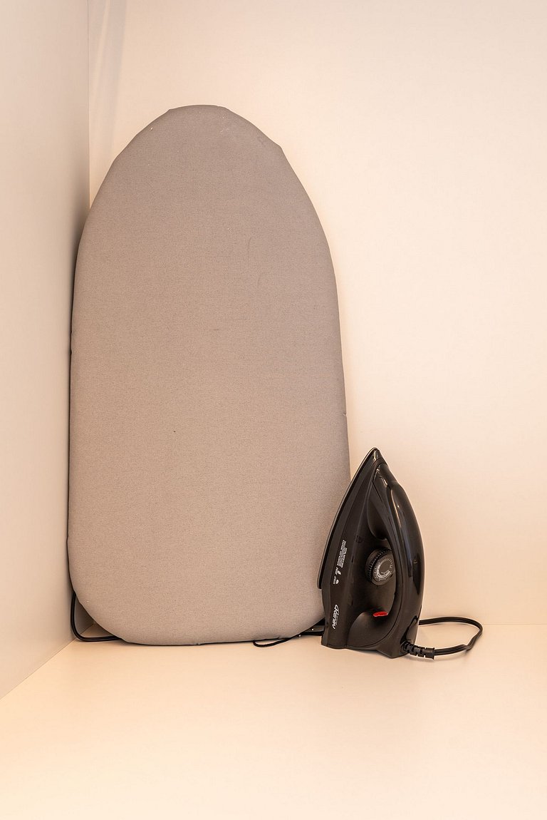 Studio com Piscina e Metrô em Pinheiros - PG313