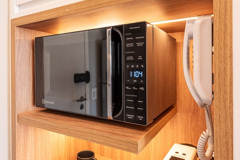 Studio com Piscina e Metrô em Pinheiros - PG313