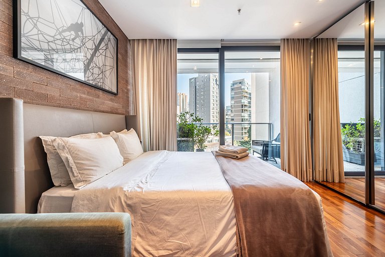 Studio Alto Padrão com Limpeza Diária - EF49