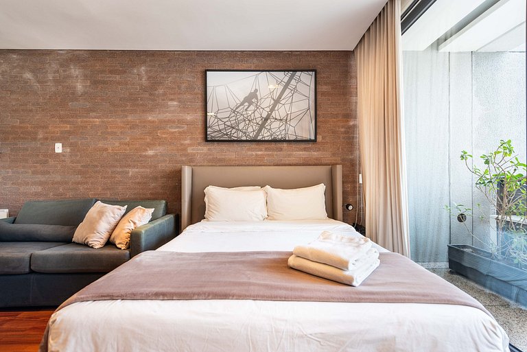 Studio Alto Padrão com Limpeza Diária - EF49