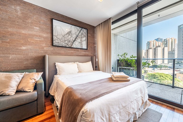 Studio Alto Padrão com Limpeza Diária - EF49