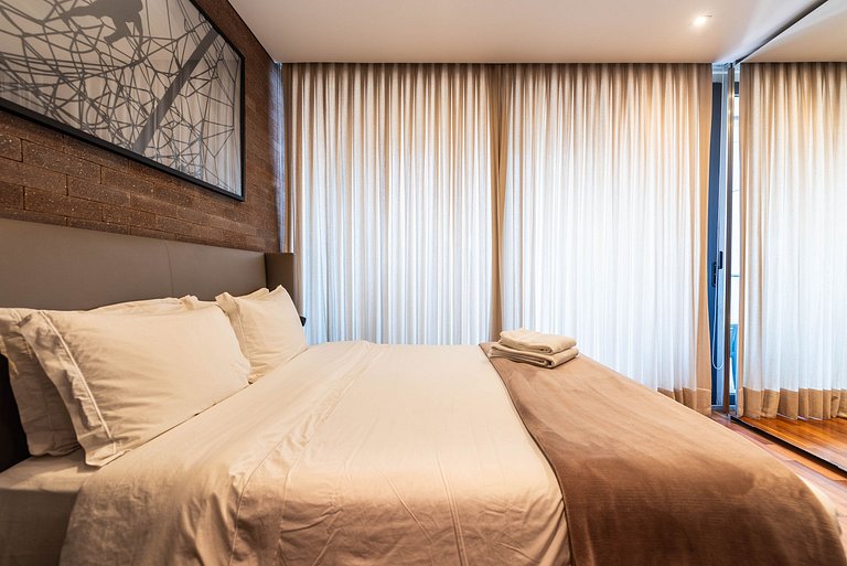 Studio Alto Padrão com Limpeza Diária - EF49