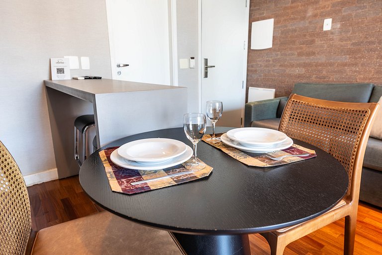 Studio Alto Padrão com Limpeza Diária - EF49